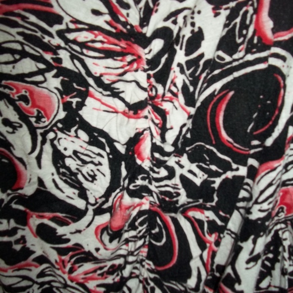 Cute Spring Patterned Cold Shoulder Top - Picture 4 of 5